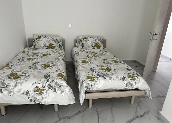 Skylark 2 Apartment With Terrace